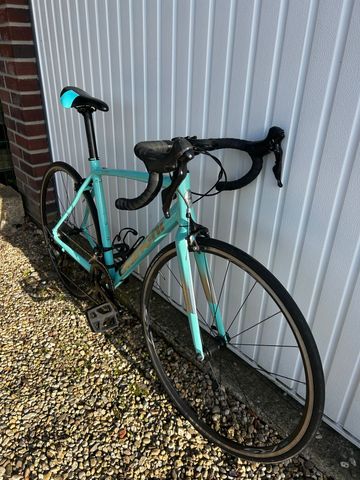 Gebrauchtes Bianchi Via Shimano 105 2021 Road & Gravel, Blau — Bild 2 von 9