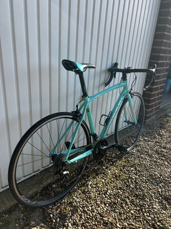 Used Bianchi Via Shimano 105 2021 Road & Gravel, Blue — image 3 of 9