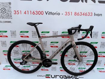 Used Scott Addict RC 10 2022 2022 Route & Gravel
