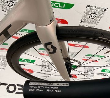 Gebrauchtes Scott Addict RC 10 2022 2022 Road & Gravel, Weiß — Bild 9 von 13