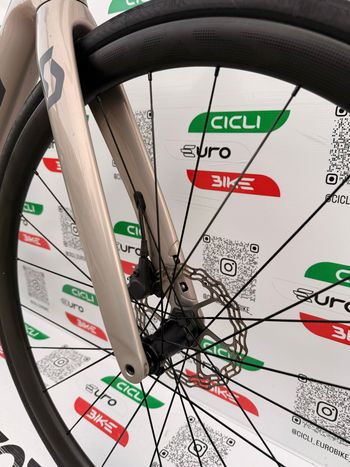 Used Scott Addict RC 10 2022 2022 Road & Gravel — image 7 of 13