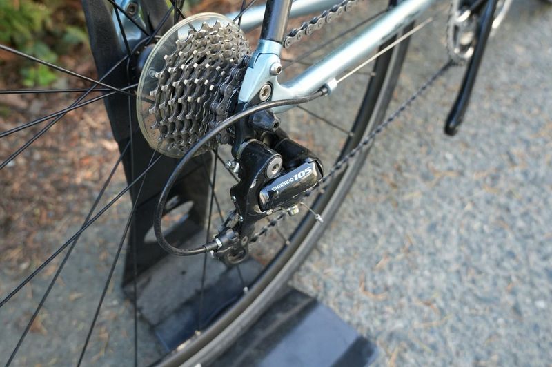 Used Specialized Sequoia Elite 2009 2009 Road & Gravel, Light Gray — image 6 of 10