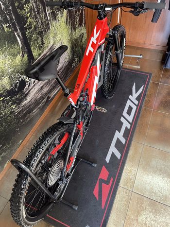 Used Thok TK01 R 2024 2024 Mountainbike, Red, 29, 27.5 — image 5 of 7