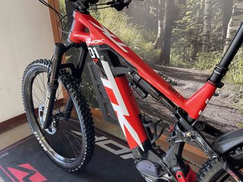 Used Thok TK01 R 2024 2024 Mountainbike, Red, 29, 27.5 — image 2 of 7