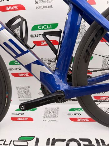 Used Trek Madone SL 6 Di2 Gen 6 2023 2023 Road & Gravel — image 10 of 13