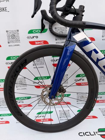 Used Trek Madone SL 6 Di2 Gen 6 2023 2023 Road & Gravel — image 8 of 13