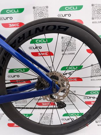 Used Trek Madone SL 6 Di2 Gen 6 2023 2023 Road & Gravel — image 9 of 13