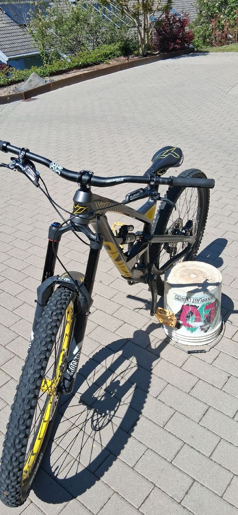 Used YT YT Custom SRAM X0 2016 Mountainbike, Black — image 2 of 8
