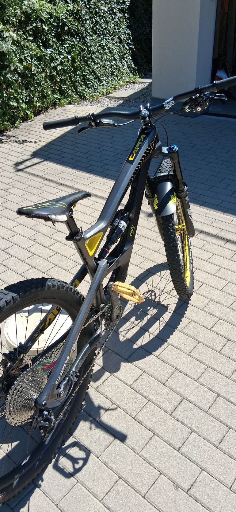 Used YT YT Custom SRAM X0 2016 Mountainbike, Black — image 1 of 8