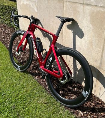 Used Ridley Noah Fast 3.0 - Shimano Ultegra DI2 2x12sp 2025 2025 Road & Gravel, Red — image 3 of 6