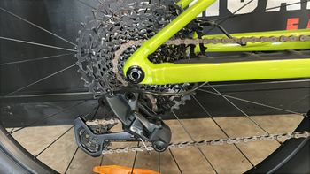 Used Specialized Chisel Comp 2025 2025 Mountainbike, Green, 29 — image 5 of 7