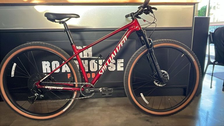 Used Specialized Chisel Hardtail Comp 2025 2025 Mountainbike, Red, 29 — image 1 of 6