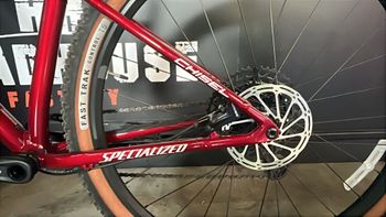 Used Specialized Chisel Hardtail Comp 2025 2025 Mountainbike, Red, 29 — image 5 of 6