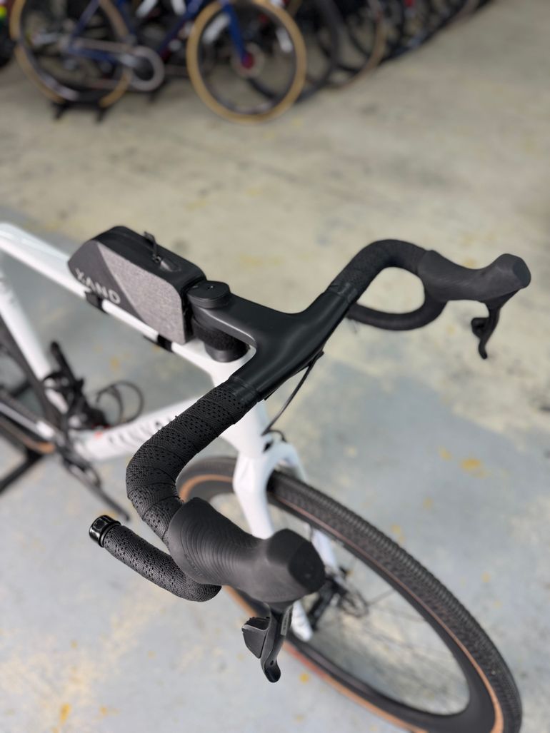 Used Canyon Inflite CF SLX 8 AXS 2024 2024 Road & Gravel, Blanco — image 6 of 24