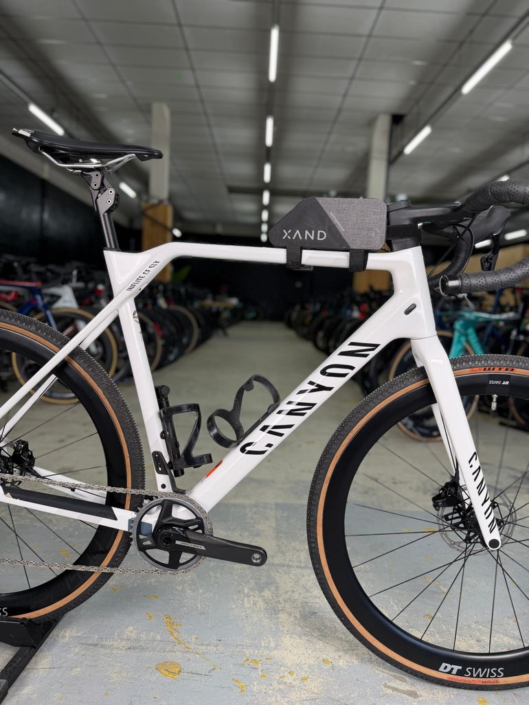 Used Canyon Inflite CF SLX 8 AXS 2024 2024 Road & Gravel, Blanco — image 17 of 24