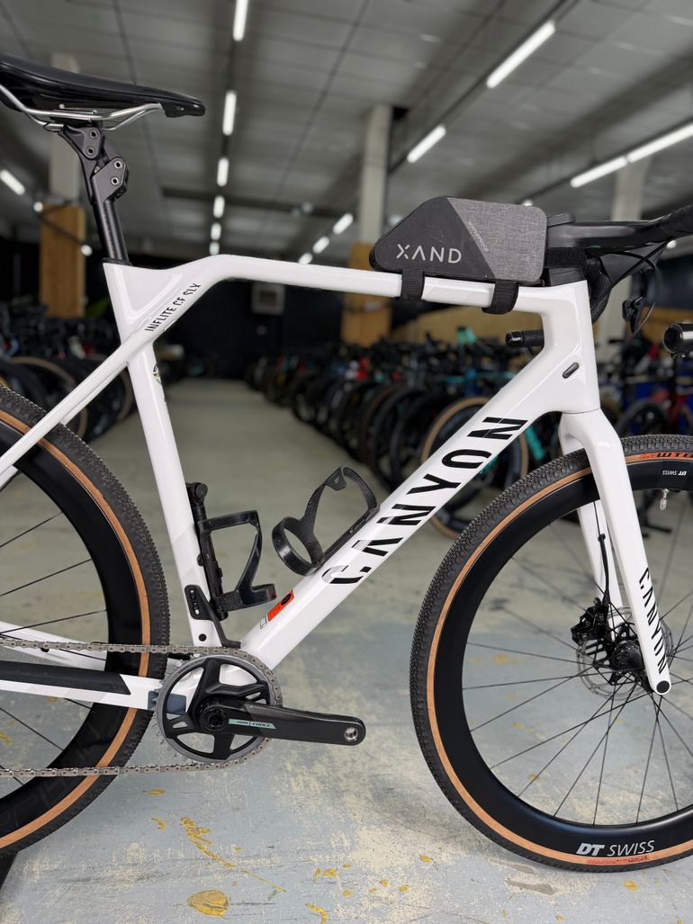 Used Canyon Inflite CF SLX 8 AXS 2024 2024 Road & Gravel, Blanco — image 12 of 24