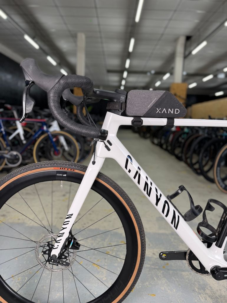 Used Canyon Inflite CF SLX 8 AXS 2024 2024 Road & Gravel, Blanco — image 21 of 24
