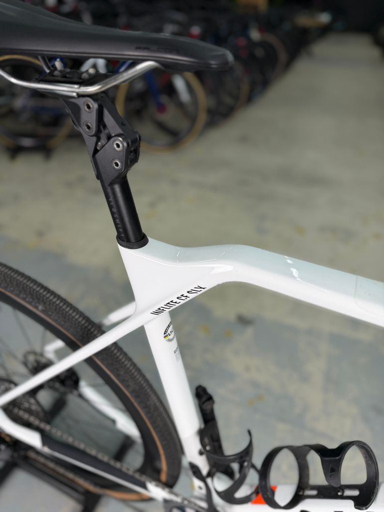 Used Canyon Inflite CF SLX 8 AXS 2024 2024 Road & Gravel, Blanco — image 15 of 24
