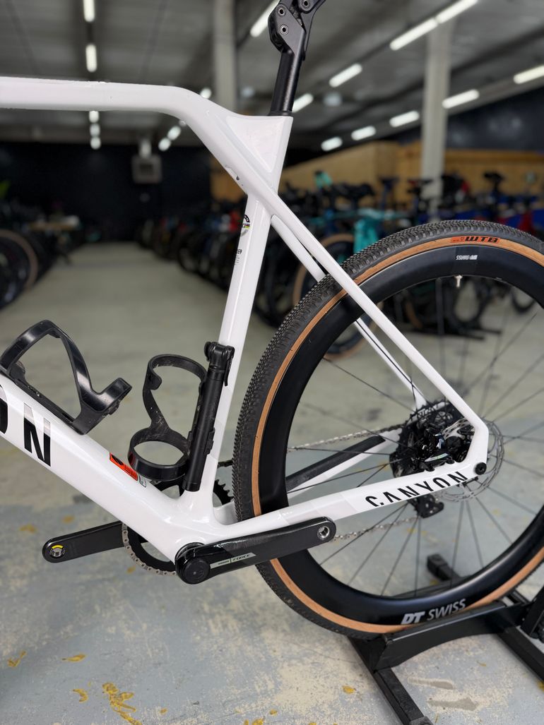Used Canyon Inflite CF SLX 8 AXS 2024 2024 Road & Gravel, Blanco — image 22 of 24