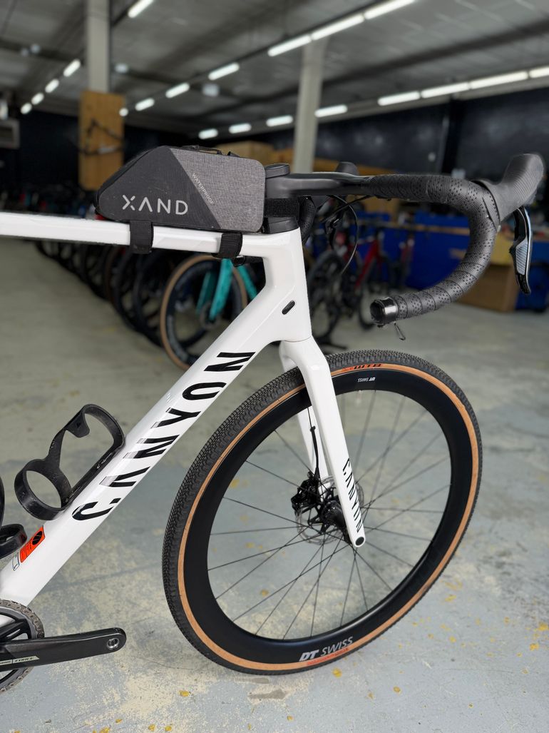 Used Canyon Inflite CF SLX 8 AXS 2024 2024 Road & Gravel, Blanco — image 10 of 24