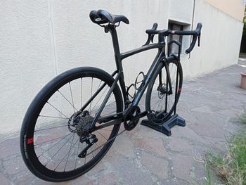 Used Specialized Tarmac SL7 Sport - Shimano 105 2025 2025 Road & Gravel, Schwarz — image 13 of 16