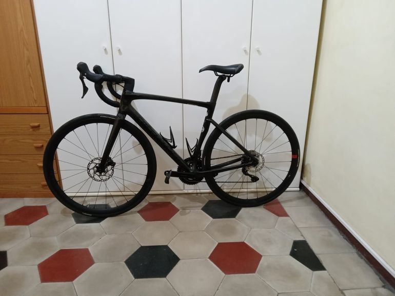 Used Specialized Tarmac SL7 Sport - Shimano 105 2025 2025 Road & Gravel, Schwarz — image 15 of 16