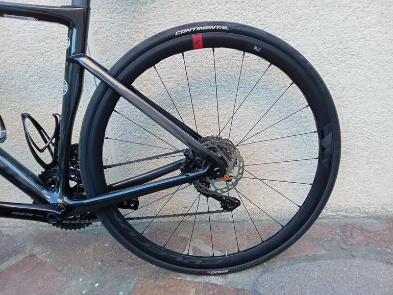 Used Specialized Tarmac SL7 Sport - Shimano 105 2025 2025 Road & Gravel, Schwarz — image 8 of 16