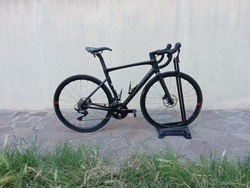 Used Specialized Tarmac SL7 Sport - Shimano 105 2025 2025 Road & Gravel, Schwarz — image 2 of 16