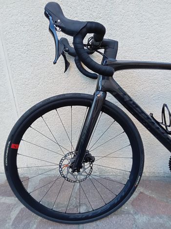 Used Specialized Tarmac SL7 Sport - Shimano 105 2025 2025 Road & Gravel, Schwarz — image 7 of 16