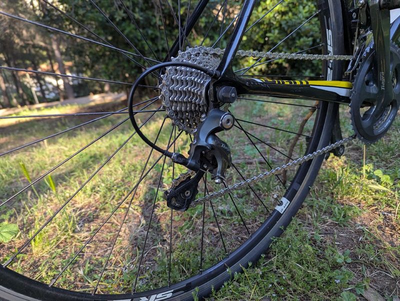 Used Giant TCR Advanced 3 2016 2016 Road & Gravel, Black — image 9 of 11