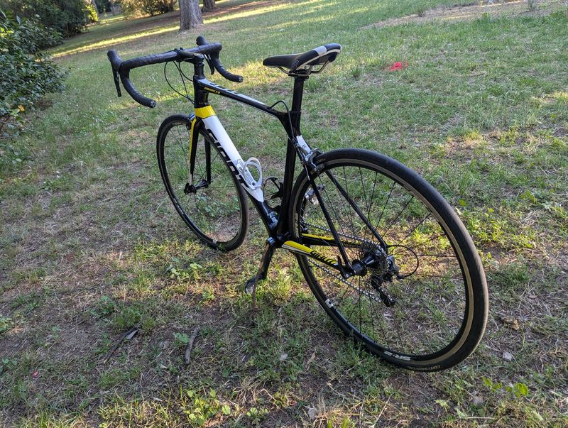 Used Giant TCR Advanced 3 2016 2016 Road & Gravel, Black — image 4 of 11
