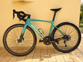 Used Bianchi Specialissima PRO Ultegra Di2 2025 2025 Road & Gravel, Green — image 2 of 4
