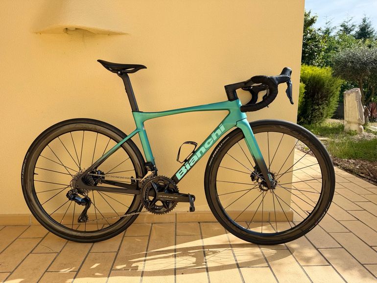 Used Bianchi Specialissima PRO Ultegra Di2 2025 2025 Road & Gravel, Green — image 1 of 4