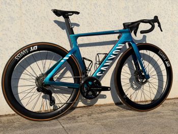 Used Canyon Aeroad CFR Di2 2024 2024 Road & Gravel — image 3 of 4