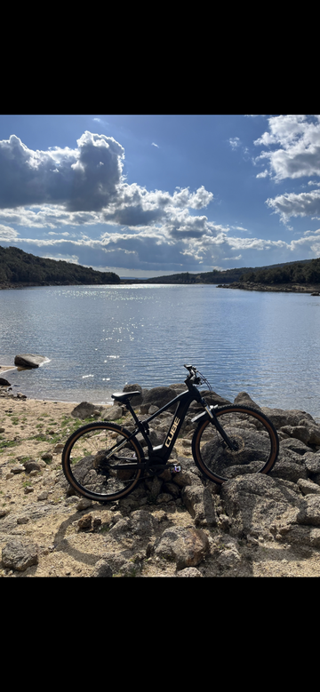 CUBE REACTION ONE E-BIKE 2022 Mountainbike usato, Nero — immagine 2 di 7