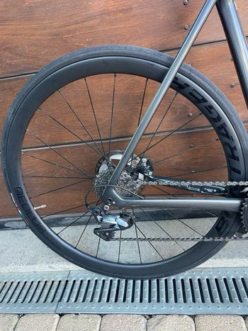 Used Trek Émonda SL 6 Disc Pro 2022 2022 Road & Gravel, Light Gray — image 7 of 9