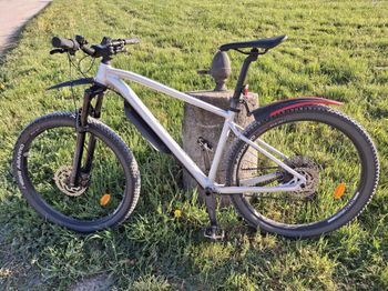 Used ROCKRIDER VTT RANDONNÉE EXPLORE 700 ALU 27,5 PLUS 2023 Mountainbike, Light Gray — image 7 of 10
