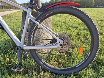 Used ROCKRIDER VTT RANDONNÉE EXPLORE 700 ALU 27,5 PLUS 2023 Mountainbike, Light Gray — image 8 of 10