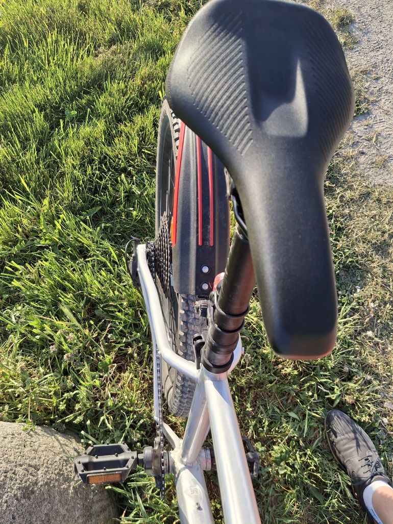 Used ROCKRIDER VTT RANDONNÉE EXPLORE 700 ALU 27,5 PLUS 2023 Mountainbike, Light Gray — image 10 of 10