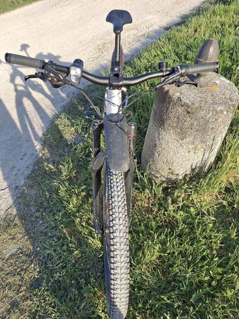 Used ROCKRIDER VTT RANDONNÉE EXPLORE 700 ALU 27,5 PLUS 2023 Mountainbike, Light Gray — image 4 of 10