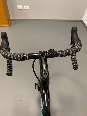 Used Bianchi Oltre XR3 - Dura Ace Di2 2022 2020 Road & Gravel — image 5 of 9