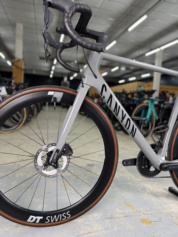 Used Canyon Ultimate CF SL 8 Disc Di2 2022 2022 Road & Gravel, Light Gray — image 28 of 39