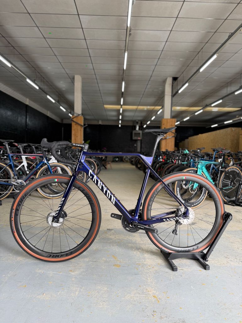 Used Canyon Inflite CFR Di2 Carbon 2023 Road & Gravel, Blue — image 18 of 24