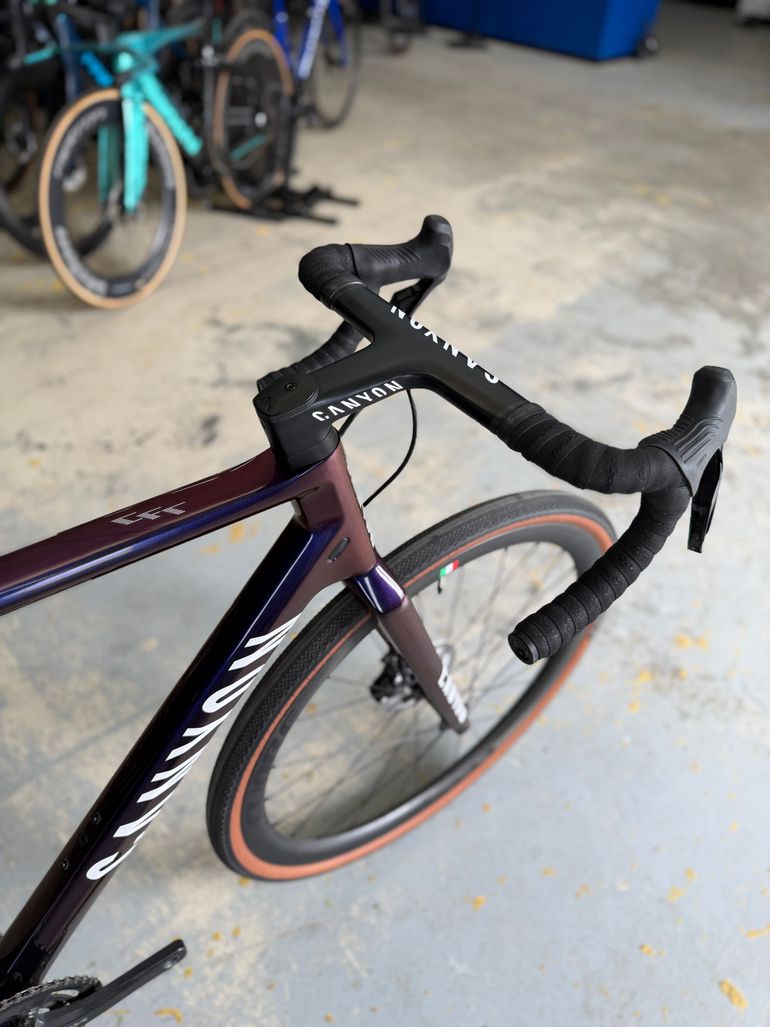 Used Canyon Inflite CFR Di2 Carbon 2023 Road & Gravel, Blue — image 5 of 24