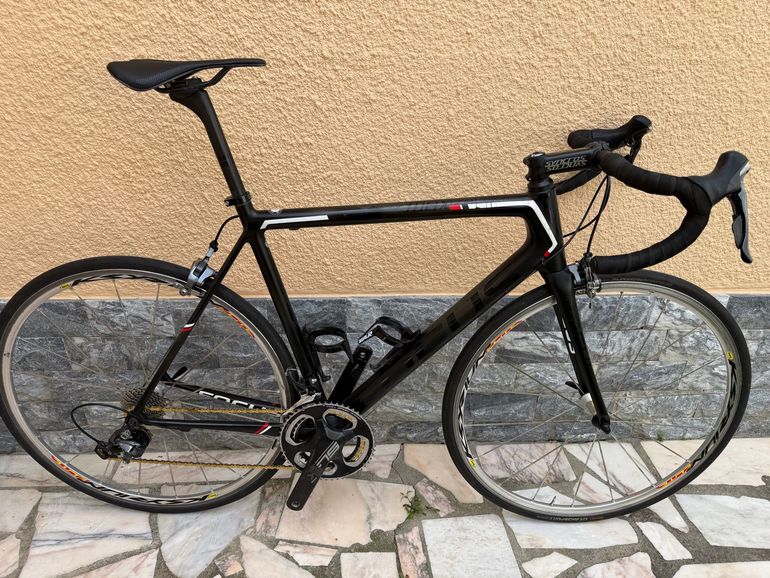 Focus IZALCO Max Ultegra Di2 2018 — Price & Specs | 2BX