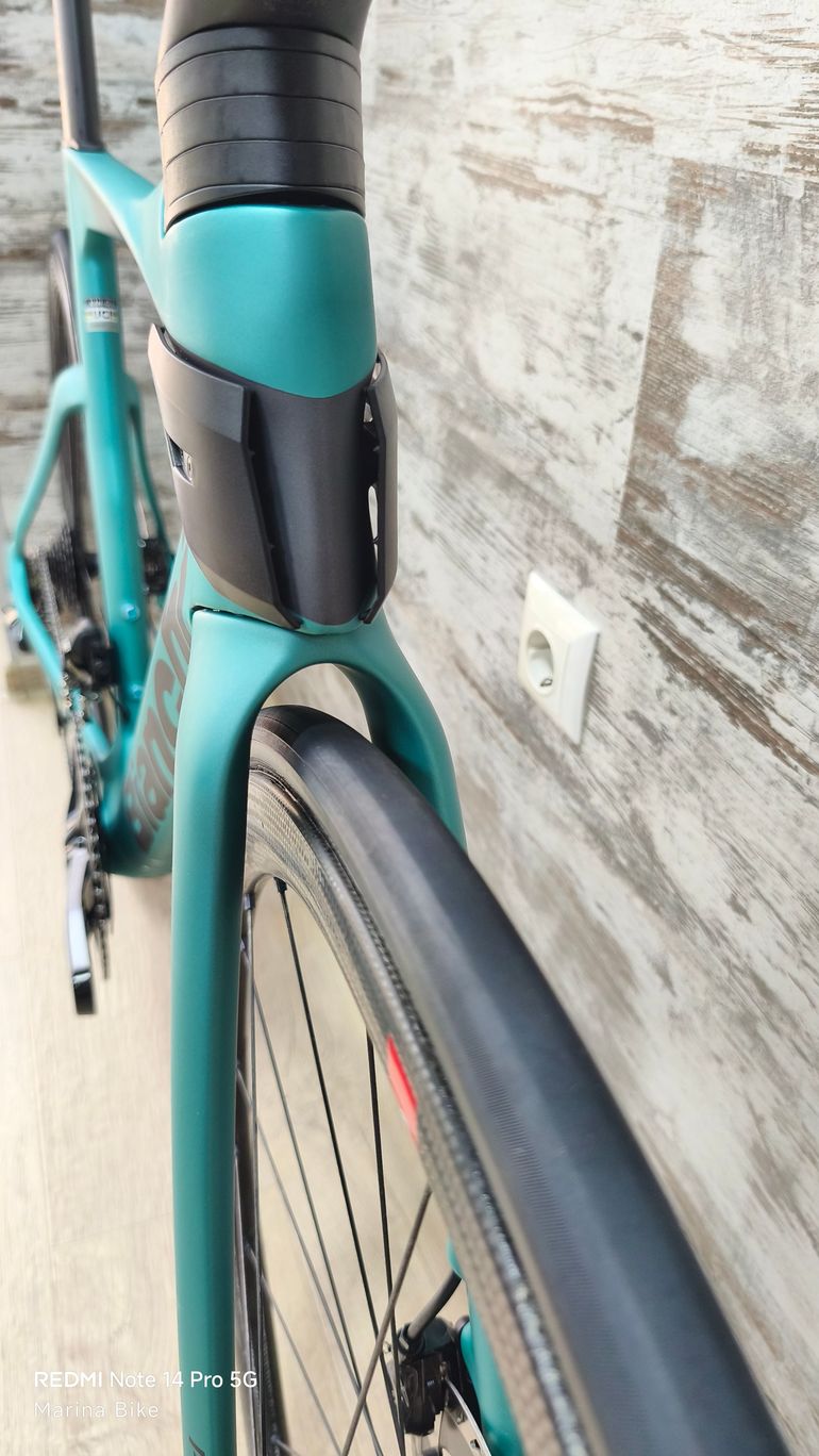 Used Bianchi Oltre Pro Dura-Ace Di2 12S 2026 Road & Gravel, Green — image 15 of 37
