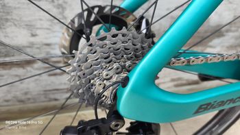 Used Bianchi Oltre Pro Dura-Ace Di2 12S 2026 Road & Gravel, Green — image 8 of 37