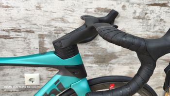 Used Bianchi Oltre Pro Dura-Ace Di2 12S 2026 Road & Gravel, Green — image 13 of 37