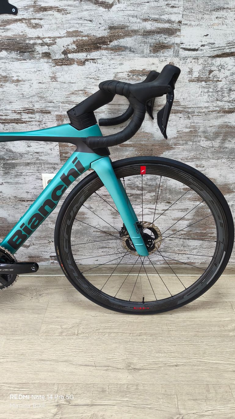 Used Bianchi Oltre Pro Dura-Ace Di2 12S 2026 Road & Gravel, Green — image 3 of 37