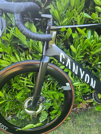 Used Canyon Aeroad CF SLX 8 Disc Di2 2023 2023 Road & Gravel, Black — image 6 of 7